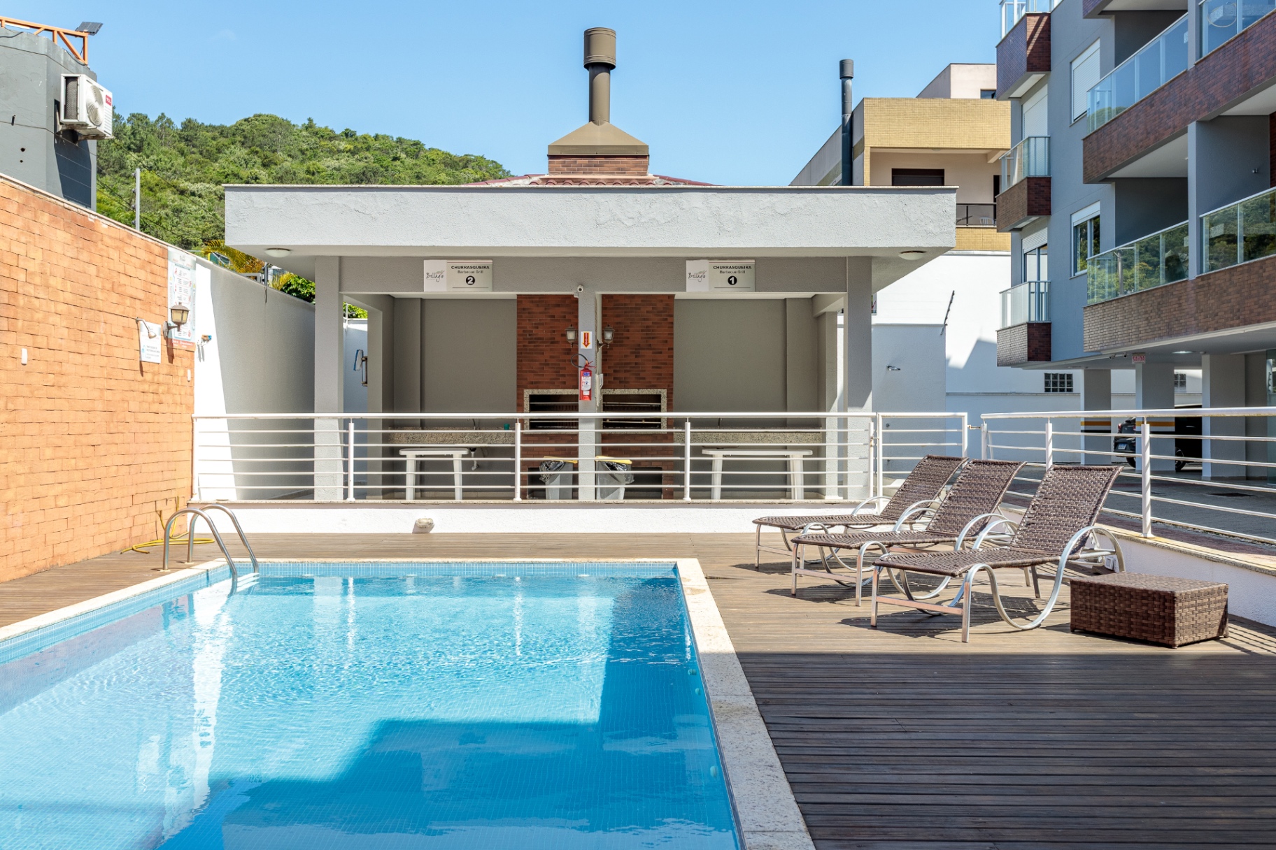Piscina e churrasqueiras do Residencial Bellagio